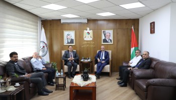 التميمي يلتقي وفدا من بلدية طوباس ويبحثان احتياجات قطاع الأراضي