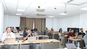 سلطة الأراضي تعقد دورة تدريبية متخصصة لفريق التصوير الجوي